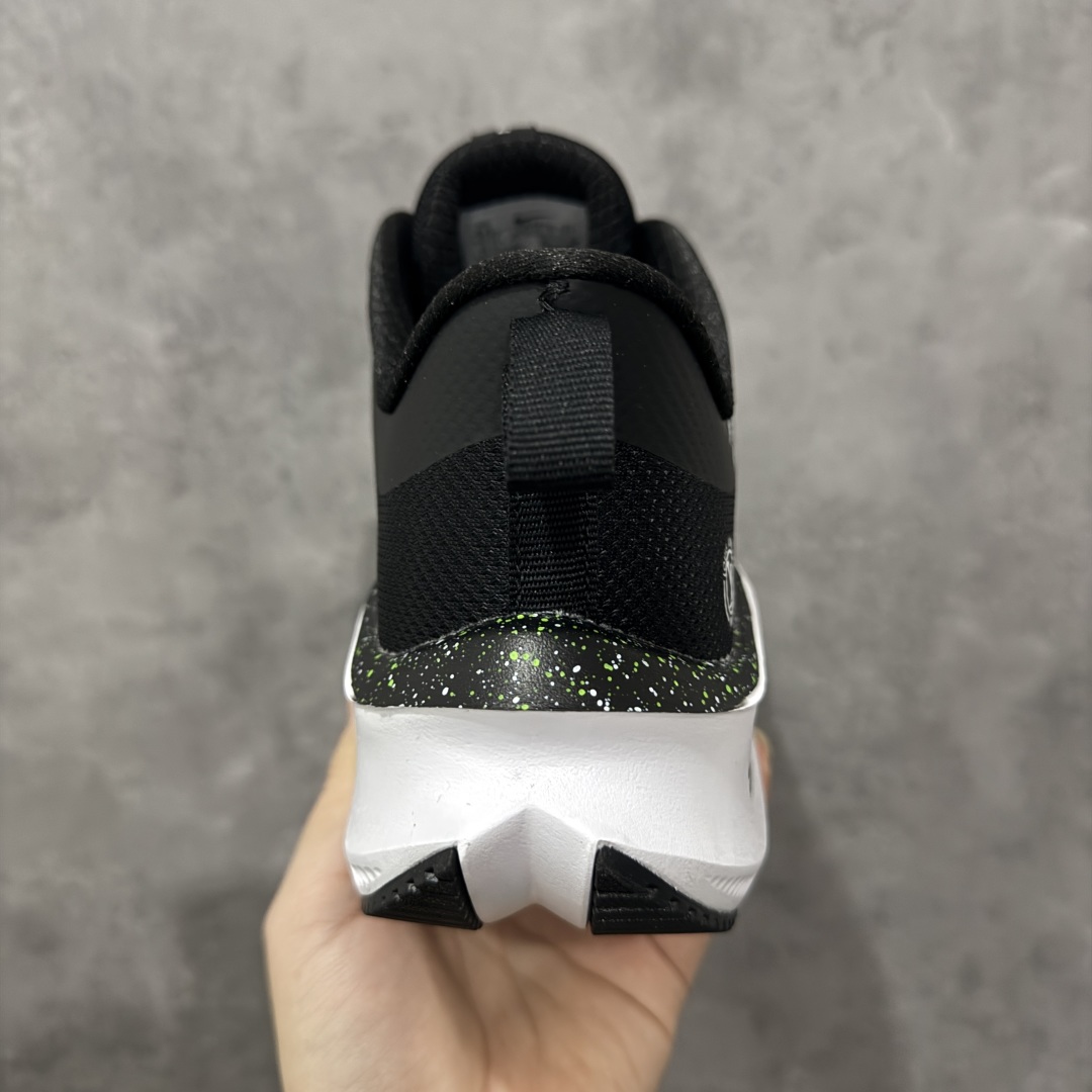 图片[4]-【定制版】Louis Vuitton x Nike Zoom Plus Low 路易威登LV x 耐克 低帮 黑白绿 超级飞马涡轮增压马拉松慢跑鞋 鞋面由半内靴与半透明网布组成Dynamic Flywire增加鞋身贴合与包覆感，鞋身两侧Swoosh LLogo采用绿色点缀，鞋舌上以Louis Vuitton字样呈现，前掌高度12mm前后掌高低差10mm，首度结合全掌ZoomX加上全长React 的跑鞋，ZoomX泡绵主要提供能量回馈与落地时的缓冲，React泡绵增强底部的稳定与耐用度。 货号：CK4318-161 尺码：36-45半 编码：CCB270280-选品中心