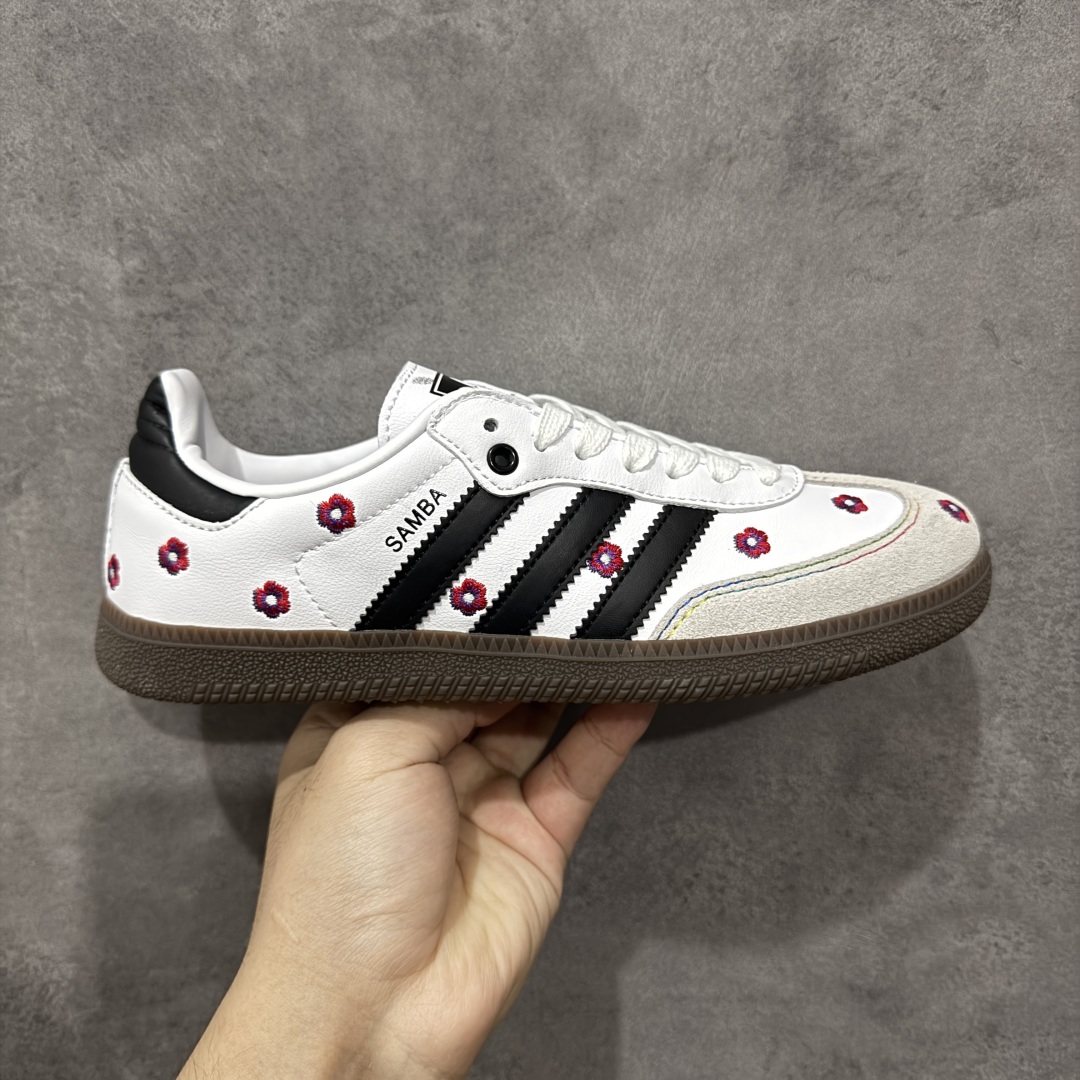 【定制版】Adidas originals Samba OG 灰白小花 此款以简约大方的造型设计,给人以随性休闲的时尚格调,穿着舒适轻便,运动灵活自如,蓝满足日常个性穿搭。 货号:IF4391 尺码:35 36 36.5 37 38 38.5 39 40-选品中心