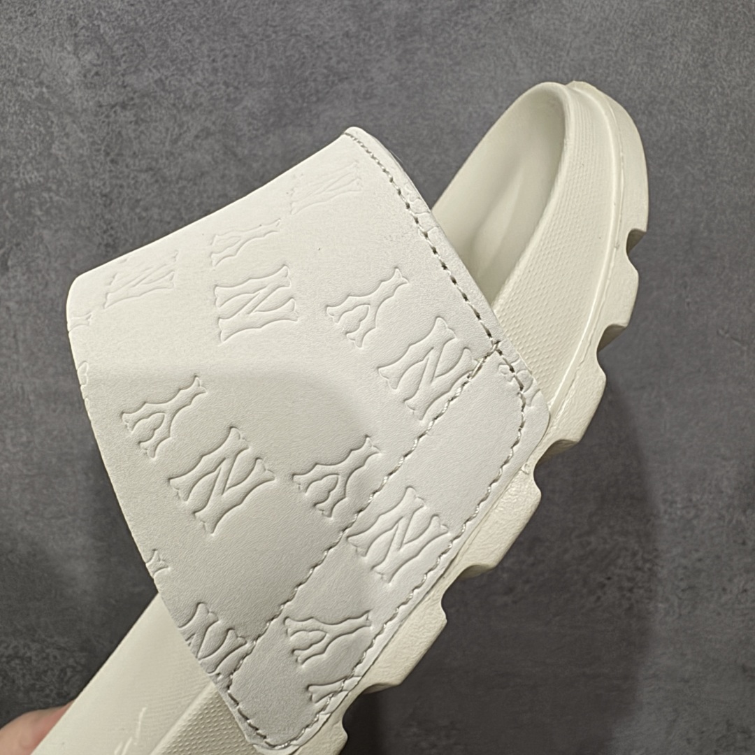 图片[6]-【公司级】MLB 夏季男女拖鞋 25年新款运动沙滩鞋复古老花满标一字拖 家居休闲凉拖鞋 鞋面材质很软很厚，上脚哇塞的舒服😌出去郊游，看电影，逛个街完全都是第一顺位💯下楼倒垃圾🗑️也是贼方便！主要还好看 尺码： 36-45含半码 编码： 131A170180-选品中心