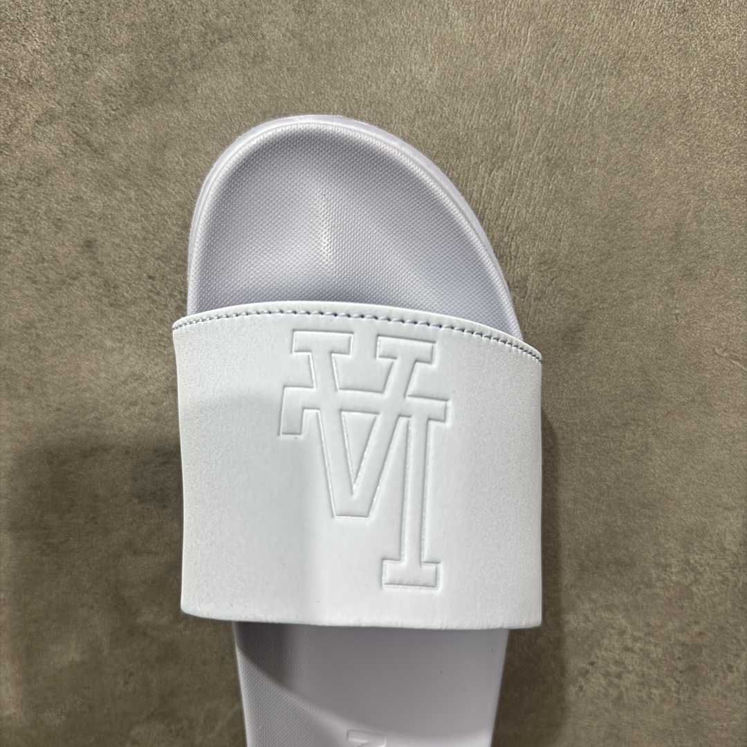 图片[5]-【公司级】MLB 夏季男女拖鞋 25年新款运动沙滩鞋复古老花满标一字拖 家居休闲凉拖鞋 鞋面材质很软很厚，上脚哇塞的舒服😌出去郊游，看电影，逛个街完全都是第一顺位💯下楼倒垃圾🗑️也是贼方便！主要还好看 尺码： 36-45含半码 编码： 131A170180-选品中心