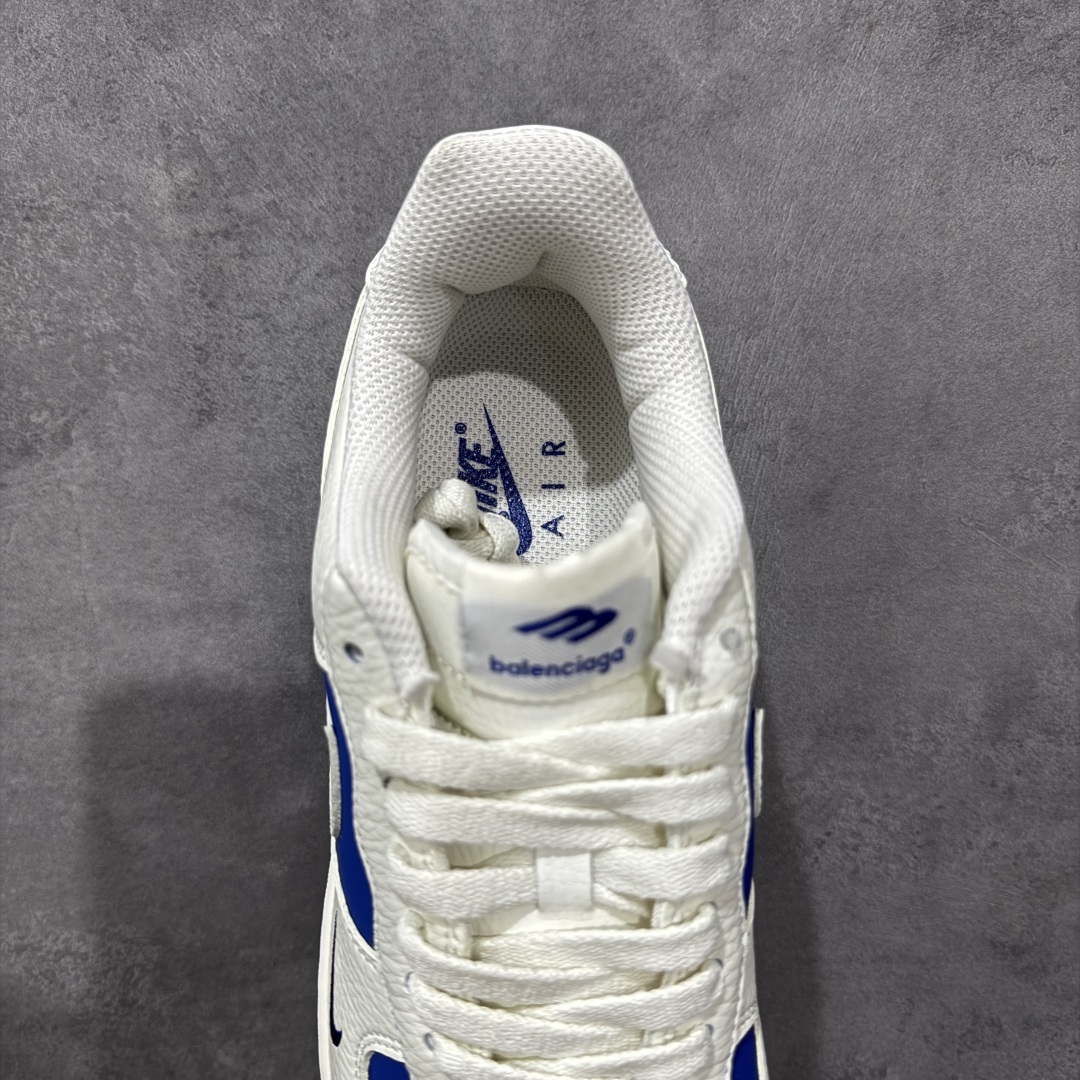 图片[8]-【定制版】Nike Air Force 1 \’07 Low 巴黎世家联名— 白蓝双色 经典 AF1 鞋型，融入 Balenciaga 标志性元素。中底运用 AIR 技术，通过模具注塑成型，与蓝色外底一体硫化工艺结合，保障结构稳定与脚感，鞋身细节经多道质检，确保做工精细 ，潮流与质感拉满 低帮休闲板鞋 定制鞋盒 大厂纯原品质出货 超高清洁度 皮料切割干净无任何毛边 细节完美 货号：KX2532-501 尺码：36 36.5 37.5 38 38.5 39 40 40.5 41 42 42.5 43 44 44.5 45-选品中心