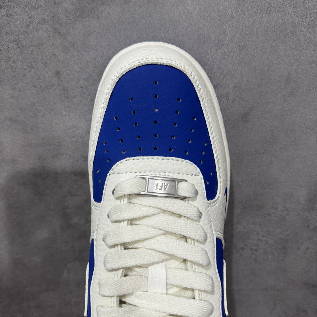 图片[5]-【定制版】Nike Air Force 1 \’07 Low 巴黎世家联名— 白蓝双色 经典 AF1 鞋型，融入 Balenciaga 标志性元素。中底运用 AIR 技术，通过模具注塑成型，与蓝色外底一体硫化工艺结合，保障结构稳定与脚感，鞋身细节经多道质检，确保做工精细 ，潮流与质感拉满 低帮休闲板鞋 定制鞋盒 大厂纯原品质出货 超高清洁度 皮料切割干净无任何毛边 细节完美 货号：KX2532-501 尺码：36 36.5 37.5 38 38.5 39 40 40.5 41 42 42.5 43 44 44.5 45-选品中心
