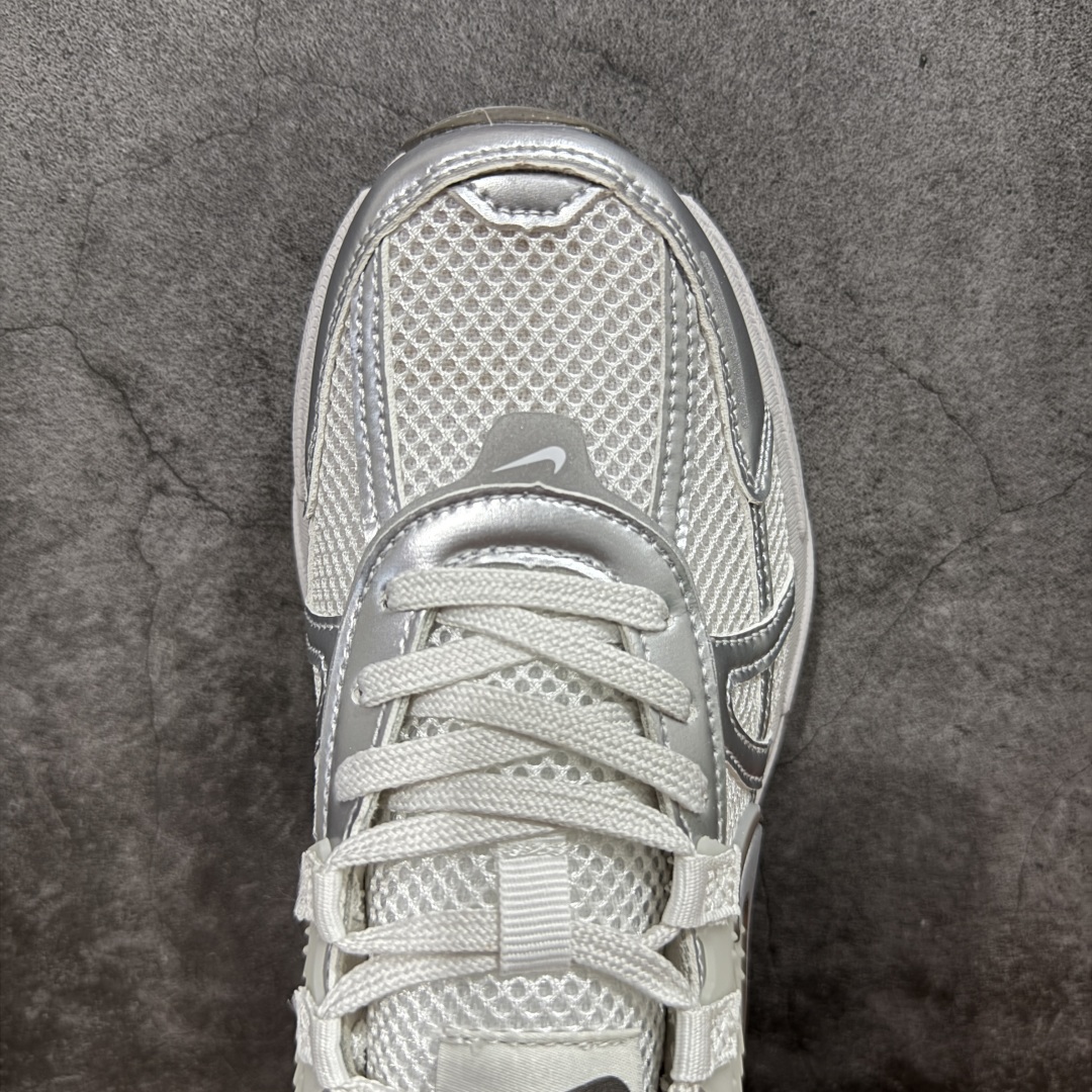 图片[5]-【正确组合底版】NK V2k Runtekk 复古老爹鞋跑步鞋 灰粉 FD0736-010 正确组合底区分市场提前出的一体的大底 材质上使用大面积网眼 皮革 TPU 组成 支撑和透气性肯定不错 中底处由 Cushlon 泡绵打造 保证在压马路时可以提供优秀脚感 并通过一手做旧氧化效果突出复古感 中底造型很容易让大家联想到巴黎世家3XL 增高效果同样不能忽视 尺码：36-40-选品中心