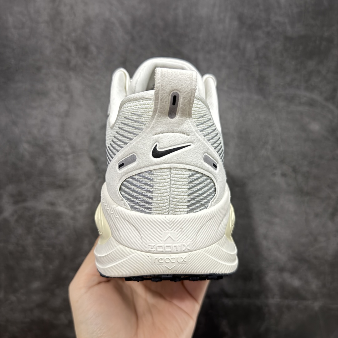  
【XE纯原版】Nike Air Zoom Vomero 18 全新科技运动跑鞋 HM6803-101