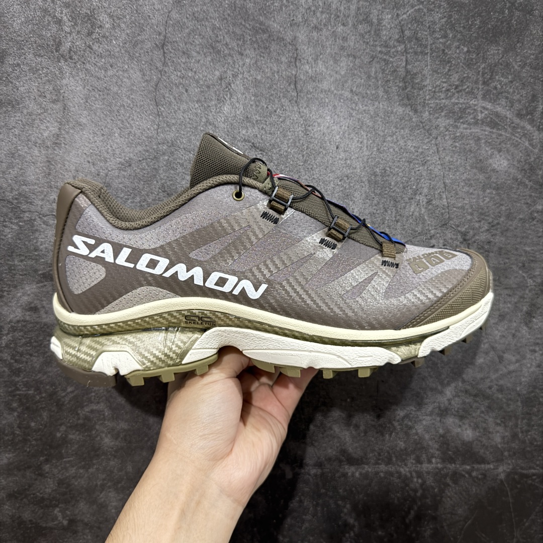 【巅峰版】Salomon 萨洛蒙 XT-4 OG 复古机能跑鞋 黑绿 474425 经典户外产品 将初代XT 系列越野鞋面与重装徒步QUSET 4D中底融合呈现全新产品 鞋面拥有“SENSIFIT QUICKLACE ”双重组合 搭载 代表性的 4D ADVENCED CHASSIS 鞋底底盘 具备稳定 抓地 防护的综合特性 尺码:36 36.5 37.5 38 38.5 39 40 40.5 41 42 42.5 43 44 44.5 45-选品中心