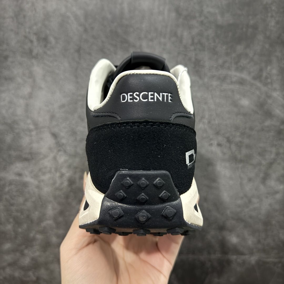 图片[4]-【纯原头层版】迪桑特DESCENTE Chron TRAINER 黑白皮内里 市面最优品质 区别市场版本 DESCENTE（迪桑特）创立于1935年，品牌名取自法语词汇，意为“滑降”。品牌箭头标识代表滑雪的三种技术“高速直线滑行”、“穿越”和“侧滑”，也寓意品牌在打造高端专业运动产品中不断追求完美的创新精神，致力于成为中国高端专业滑雪、综训、女子、铁人三项、高尔夫的第一品牌。 尺码：36 36.5 37 38 38.5 39 40 40.5 41 42 42.5 43 44 44.5 45-选品中心