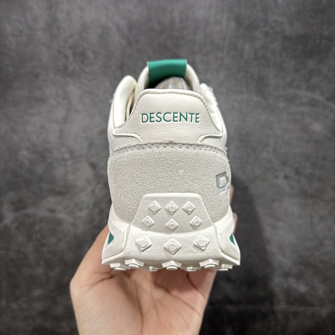 图片[4]-【纯原头层版】迪桑特DESCENTE Chron TRAINER 白绿皮内里 市面最优品质 区别市场版本 DESCENTE（迪桑特）创立于1935年，品牌名取自法语词汇，意为“滑降”。品牌箭头标识代表滑雪的三种技术“高速直线滑行”、“穿越”和“侧滑”，也寓意品牌在打造高端专业运动产品中不断追求完美的创新精神，致力于成为中国高端专业滑雪、综训、女子、铁人三项、高尔夫的第一品牌。 尺码：36 36.5 37 38 38.5 39 40 40.5 41 42 42.5 43 44 44.5 45-选品中心