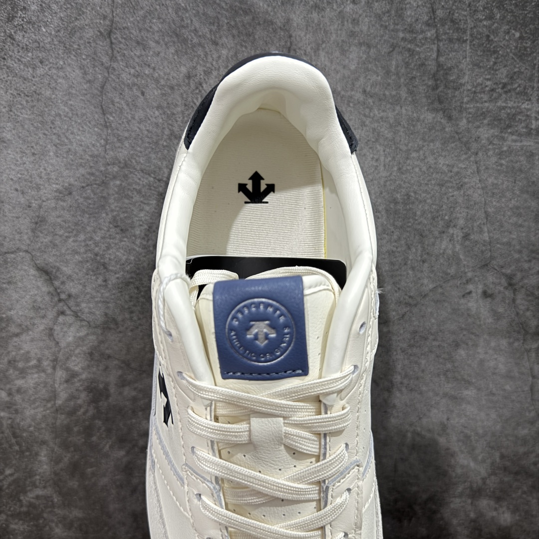 图片[8]-【纯原头层版】迪桑特DESCENTE Chron TRAINER 白灰皮内里 市面最优品质 区别市场版本 DESCENTE（迪桑特）创立于1935年，品牌名取自法语词汇，意为“滑降”。品牌箭头标识代表滑雪的三种技术“高速直线滑行”、“穿越”和“侧滑”，也寓意品牌在打造高端专业运动产品中不断追求完美的创新精神，致力于成为中国高端专业滑雪、综训、女子、铁人三项、高尔夫的第一品牌。 尺码：36 36.5 37 38 38.5 39 40 40.5 41 42 42.5 43 44 44.5 45-选品中心