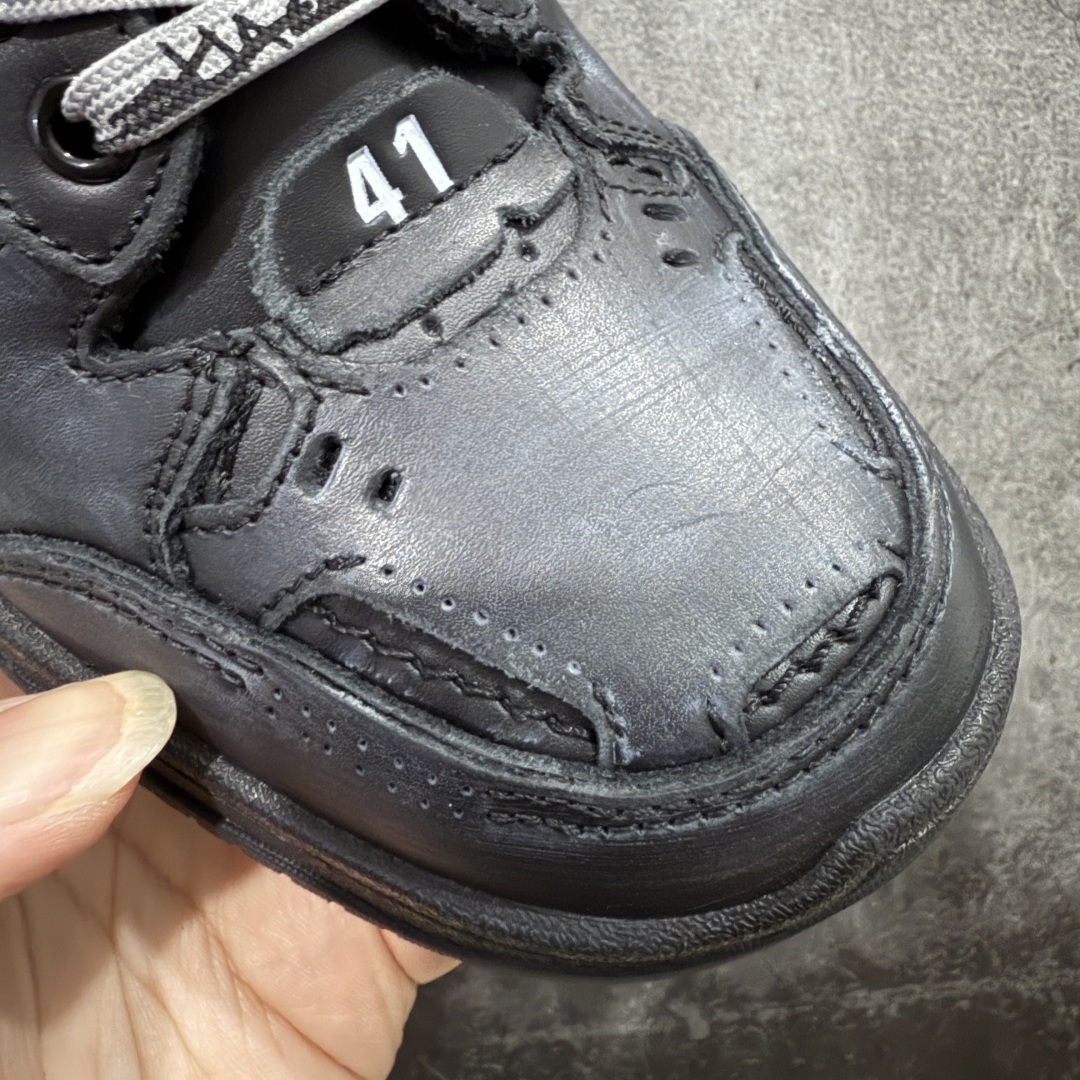 图片[5]-【莞顶礼盒版】Balenciag 巴黎世家18代 最新Hamptons系列 情侣款 破损 做旧 休闲 运动鞋 莞产出品 非工厂出货 品质细节比工厂版本都要好很多 自行对比 原版购入开发做货 配送专柜精美包装手提袋🛍📦 ▪️面料： 原版定制进口头层牛皮 ▪️内里：进口透气毛巾绒里 ▪️鞋底：原版开模防滑橡胶材质 ▪️底厚：3CM ▪️尺码： 女款35-41 / 男款39-45-选品中心