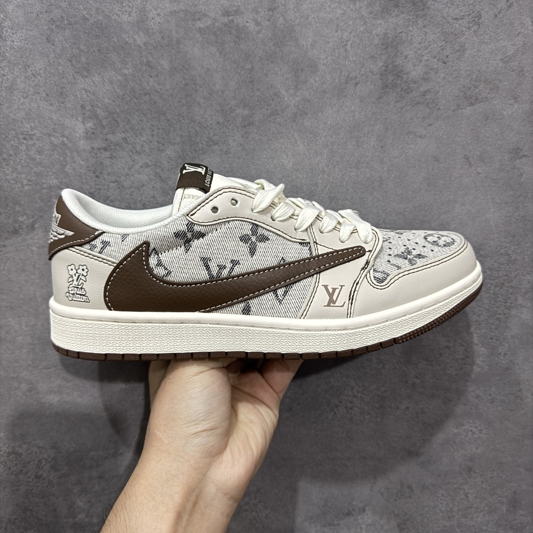 【定制版】Travis Scott x Fragment Design x Jordan Air Jordan 1 Low OG SP “LV联名——米棕布” 低帮休闲板鞋 定制鞋盒 大厂纯原品质出货 超高清洁度 皮料切割干净无任何毛边 细节完美 货号:XS7089-605 尺码:36 36.5 37.5 38 38.5 39 40 40.5 41 42 42.5 43 44 44.5 45 编码:HXSB330340-选品中心