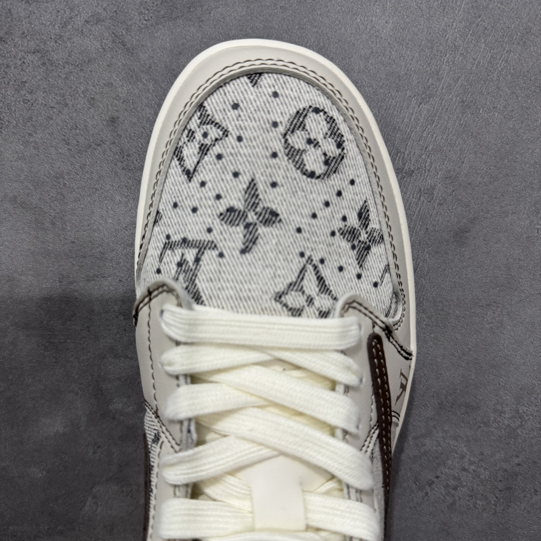 280 定制版Travis Scott x Fragment Design x Jordan Air Jordan 1 Low OG SP “LV联名——米棕布” 低帮休闲板鞋 XS7089-605-Chinese UA Cheap High Quatity Brand Clothes Bags handbags Sneakers wholesale wholesaler seller from China Factory suppliers Fashion Clothing Shoes best Quality Beautiful Price 280 定制版Travis Scott x Fragment Design x Jordan Air Jordan 1 Low OG SP “LV联名——米棕布” 低帮休闲板鞋 XS7089-605
