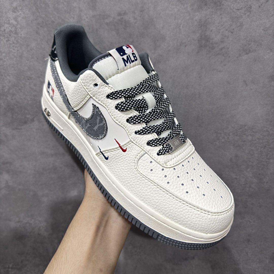 图片[3]-【定制版】Nike Air Force 1\’07 Low MLB联名 红蓝双勾米灰 空军一号低帮休闲板鞋  #原楦头原纸板 原装鞋盒 定制五金配件 内置全掌气垫 原厂鞋底 货号：QW5606-264  尺码：36 36.5 37.5 38 38.5 39 40 40.5 41 42 42.5 43 44 44.5 45-选品中心