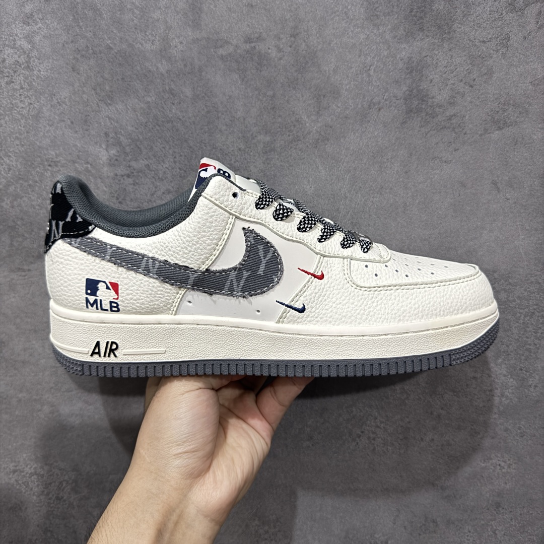 【定制版】Nike Air Force 1\'07 Low MLB联名 红蓝双勾米灰 空军一号低帮休闲板鞋  #原楦头原纸板 原装鞋盒 定制五金配件 内置全掌气垫 原厂鞋底 货号:QW5606-264  尺码:36 36.5 37.5 38 38.5 39 40 40.5 41 42 42.5 43 44 44.5 45-选品中心