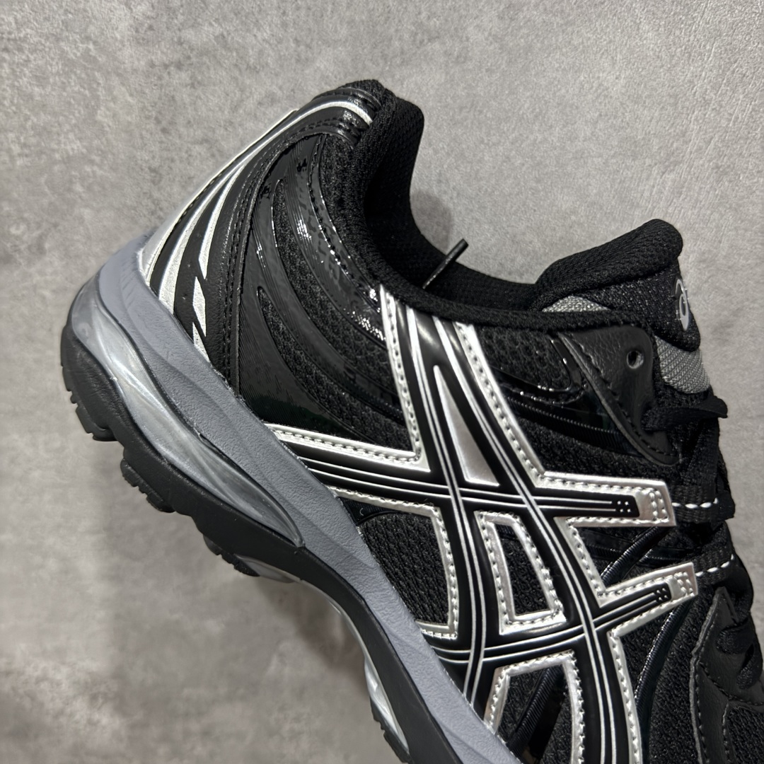 图片[7]-【公司级】Asics/亚瑟士 Gel Sekiran 防滑耐磨 缓震回弹 舒适轻便 支撑 跑鞋 ASICS的亚瑟士运动风尚系列又带来了新的惊喜，Gel Sekiran（凝胶赤炼）运动跑步鞋。这款鞋的设计灵感来自21世纪头十年和第二个十年发布的多款经典跑鞋，包括Gel Nimbus 13、Gel Cumulus 12和Gel Cumulus 17。经典鞋型的细节被巧妙地融入到这款鞋的覆面图案和网面构造中。而鞋底部分则采用了Gel Cumulus 17的鞋底系统，与复古风格的鞋面形成鲜明对比。中底采用FF BLAST™ PLUS ECO缓震材料，提供云感体验；TPU弹性体增强脚趾灵活性，橡胶发泡技术提升回弹性能。适用场景：大体重跑者或需要额外缓震支持的训练场景。 尺码： 36-45含半码 编码： AMB260270-选品中心