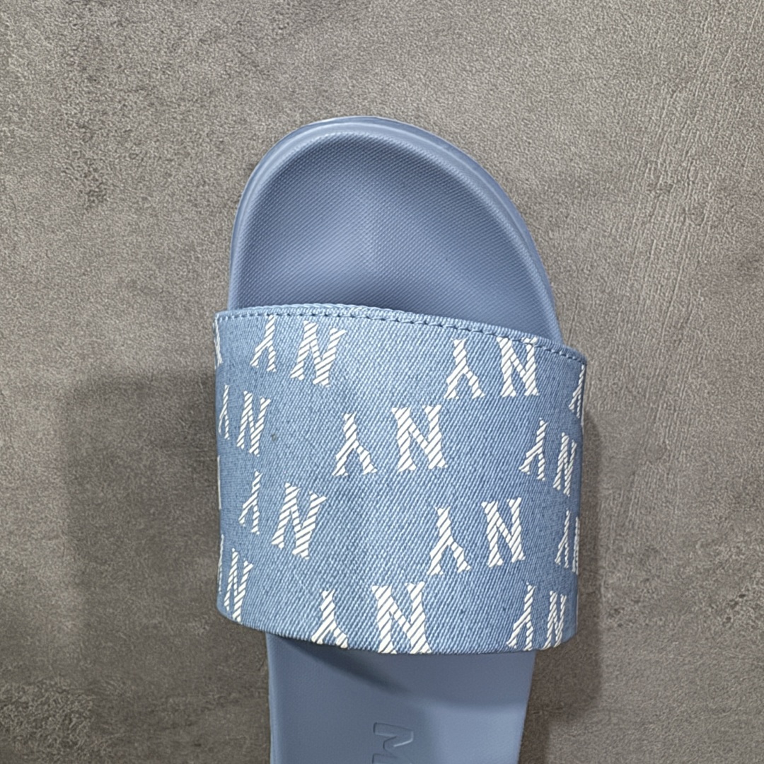 图片[5]-【公司级】MLB 夏季男女拖鞋 25年新款运动沙滩鞋复古老花满标一字拖 家居休闲凉拖鞋 鞋面材质很软很厚，上脚哇塞的舒服😌出去郊游，看电影，逛个街完全都是第一顺位💯下楼倒垃圾🗑️也是贼方便！主要还好看 尺码： 36-40含半码 编码： 131A170180-选品中心