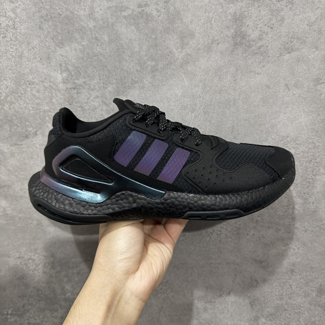 【公司级】阿迪达斯Adidas三叶草 Originals Day Jogger 夜行者系列高弹复古休闲运动跑鞋 原楦型数据开发纸版 网材鞋面搭配合成绒面革饰面 中底嵌入全掌Boost爆米花缓震颗粒材质,棉质脚感体验 科技全副武装,街头运动流行解码 货号:FY3015 尺码:40 40.5 41 42 42.5 43 44 45 编码:TSB210220-选品中心