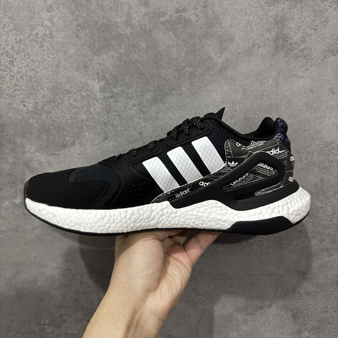 图片[2]-【公司级】阿迪达斯Adidas三叶草 Originals Day Jogger 夜行者系列高弹复古休闲运动跑鞋 原楦型数据开发纸版 网材鞋面搭配合成绒面革饰面 中底嵌入全掌Boost爆米花缓震颗粒材质,棉质脚感体验 科技全副武装，街头运动流行解码 货号：FY6167 尺码：40 40.5 41 42 42.5 43 44 45 编码：TSB210220-选品中心