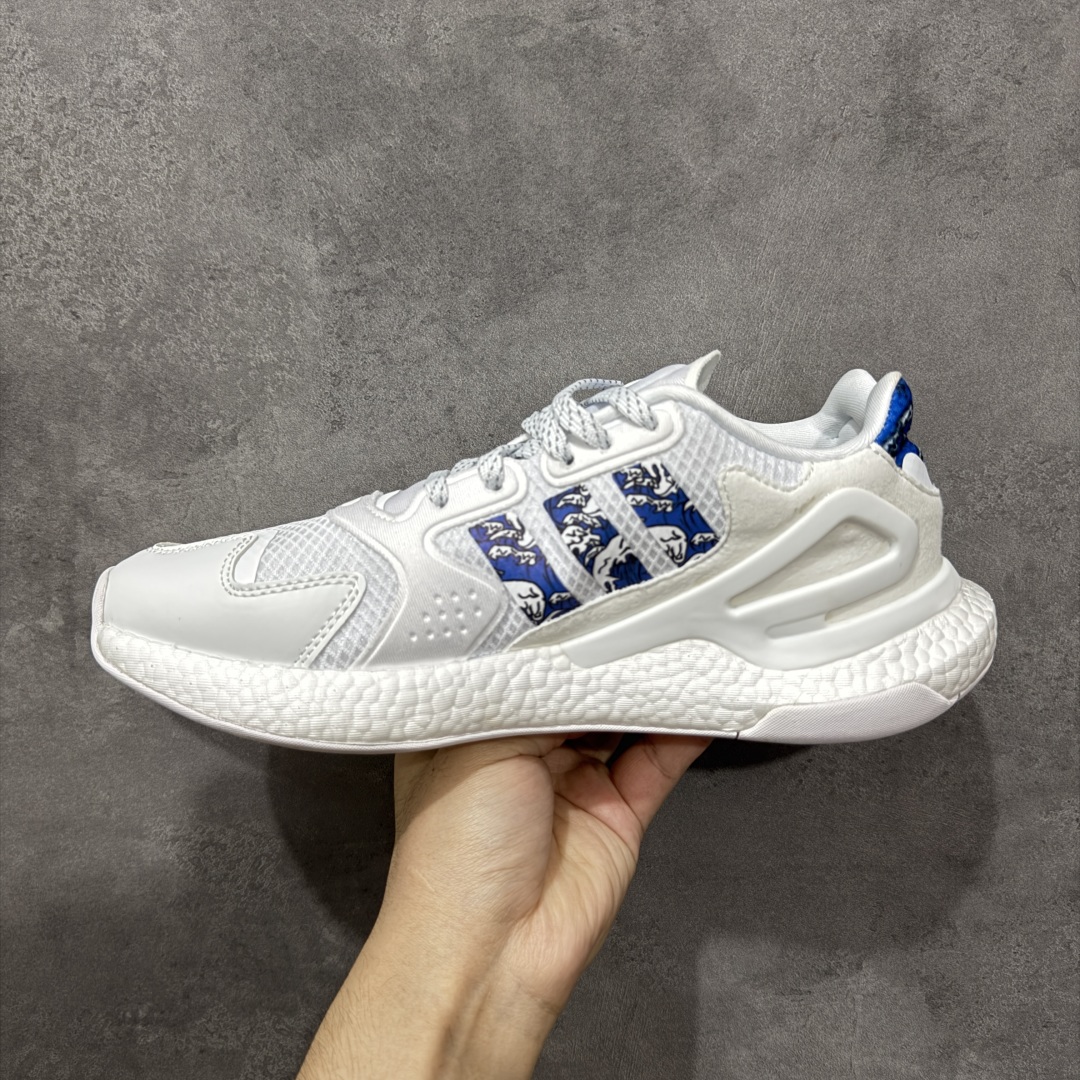 图片[2]-【公司级】阿迪达斯Adidas三叶草 Originals Day Jogger 夜行者系列高弹复古休闲运动跑鞋 原楦型数据开发纸版 网材鞋面搭配合成绒面革饰面 中底嵌入全掌Boost爆米花缓震颗粒材质,棉质脚感体验 科技全副武装，街头运动流行解码 货号：FY3026 尺码：40 40.5 41 42 42.5 43 44 45 编码：TSB210220-选品中心
