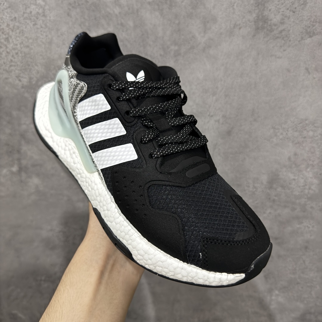图片[3]-【公司级】阿迪达斯Adidas三叶草 Originals Day Jogger 夜行者系列高弹复古休闲运动跑鞋 原楦型数据开发纸版 网材鞋面搭配合成绒面革饰面 中底嵌入全掌Boost爆米花缓震颗粒材质,棉质脚感体验 科技全副武装，街头运动流行解码 货号：FY3028 尺码：40 40.5 41 42 42.5 43 44 45 编码：TSB210220-选品中心