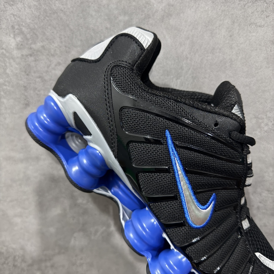 图片[7]-【公司级】Nike Shox TL 气垫弹簧鞋系列 最令人瞩目的便是它那标志性的气柱底设计！这可是Nike家专利的科技，通过分布在鞋底的多个气柱，有效吸收跑步时的冲击力，提供更佳的脚感和支撑。不管你是极速冲刺还是悠闲慢跑，都能感受到脚底的舒适与弹性 时尚的同时给予脚踝更大自由度，跑步时不再感到束缚。同时，银灰色调既百搭又显高级，让你无论是穿着运动服还是日常休闲装，都能轻松驾驭，展现自我风采 货号：CN0151-004 尺码：40-45-选品中心