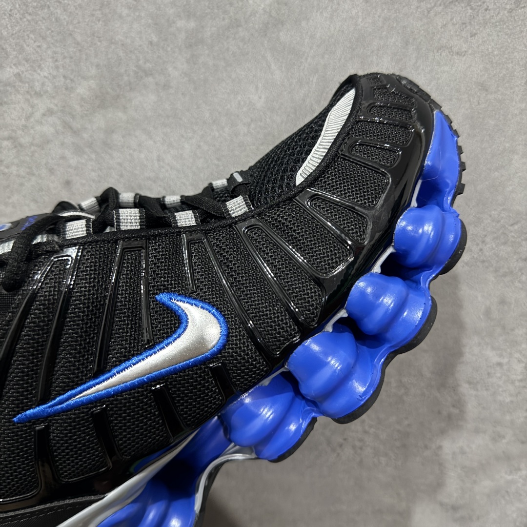 图片[6]-【公司级】Nike Shox TL 气垫弹簧鞋系列 最令人瞩目的便是它那标志性的气柱底设计！这可是Nike家专利的科技，通过分布在鞋底的多个气柱，有效吸收跑步时的冲击力，提供更佳的脚感和支撑。不管你是极速冲刺还是悠闲慢跑，都能感受到脚底的舒适与弹性 时尚的同时给予脚踝更大自由度，跑步时不再感到束缚。同时，银灰色调既百搭又显高级，让你无论是穿着运动服还是日常休闲装，都能轻松驾驭，展现自我风采 货号：CN0151-004 尺码：40-45-选品中心