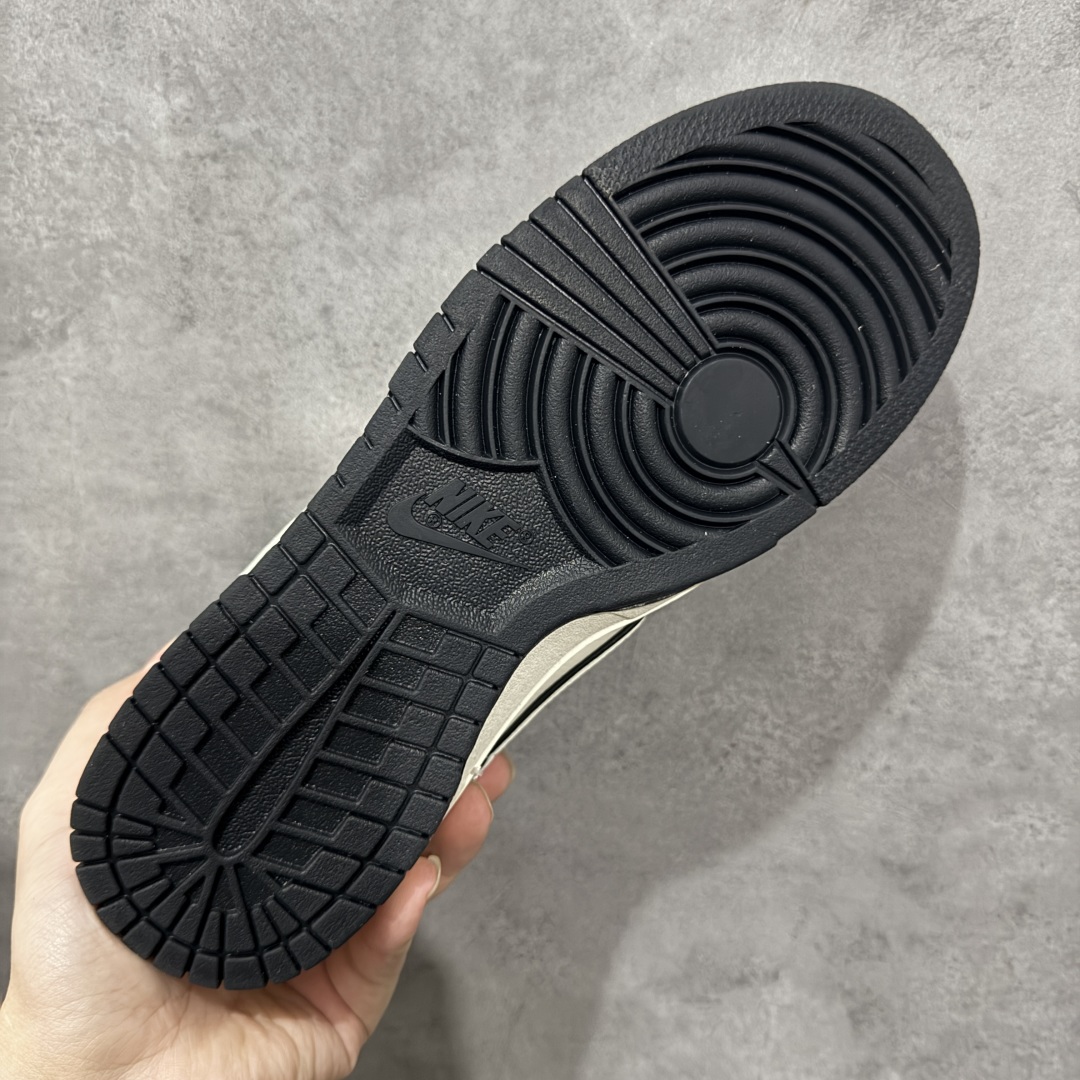 图片[9]-【定制版】Nike SB Dunk Low “labubu拉布布联名—米白黑呲牙印花” 高端定制 低帮休闲板鞋 定制鞋盒 大厂纯原品质出货 超高清洁度 皮料切割干净无任何毛边 细节完美 货号：DS6608-010 尺码：36 36.5 37.5 38 38.5 39 40 40.5 41 42 42.5 43 44 44.5 45 编码：QFB310320-选品中心