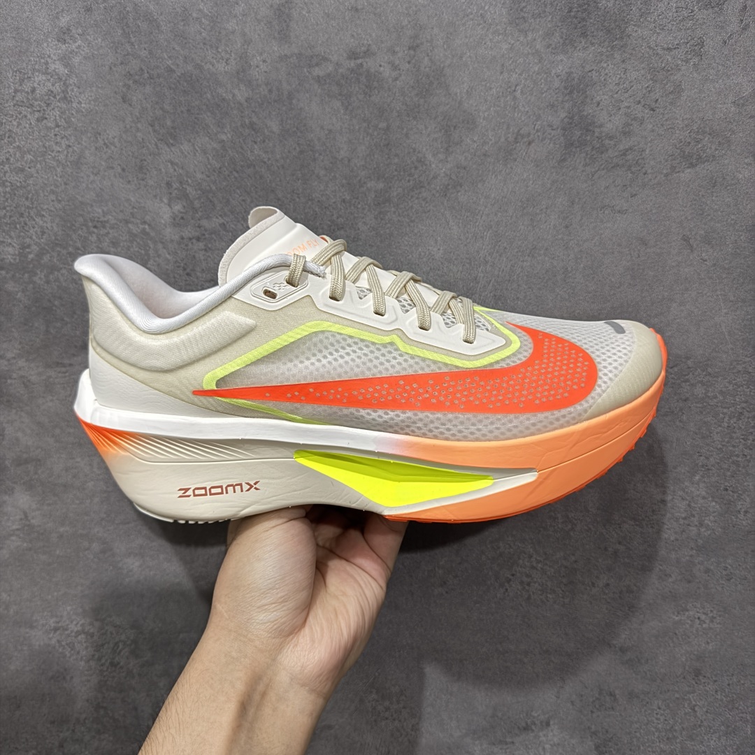 【公司级】Nk Zoom Fly 6 耐克超弹轻盈跑步鞋  #鞋款搭载 Flyknit 材料 打造出众弹性 易于穿脱。采用React技术 轻盈耐穿泡绵打造,铸就出众回弹的顺畅迈步体验。结合内置碳纤维板,塑就柔韧灵活的迈步体验。 货号：FN8455-105  尺码：36-46-选品中心