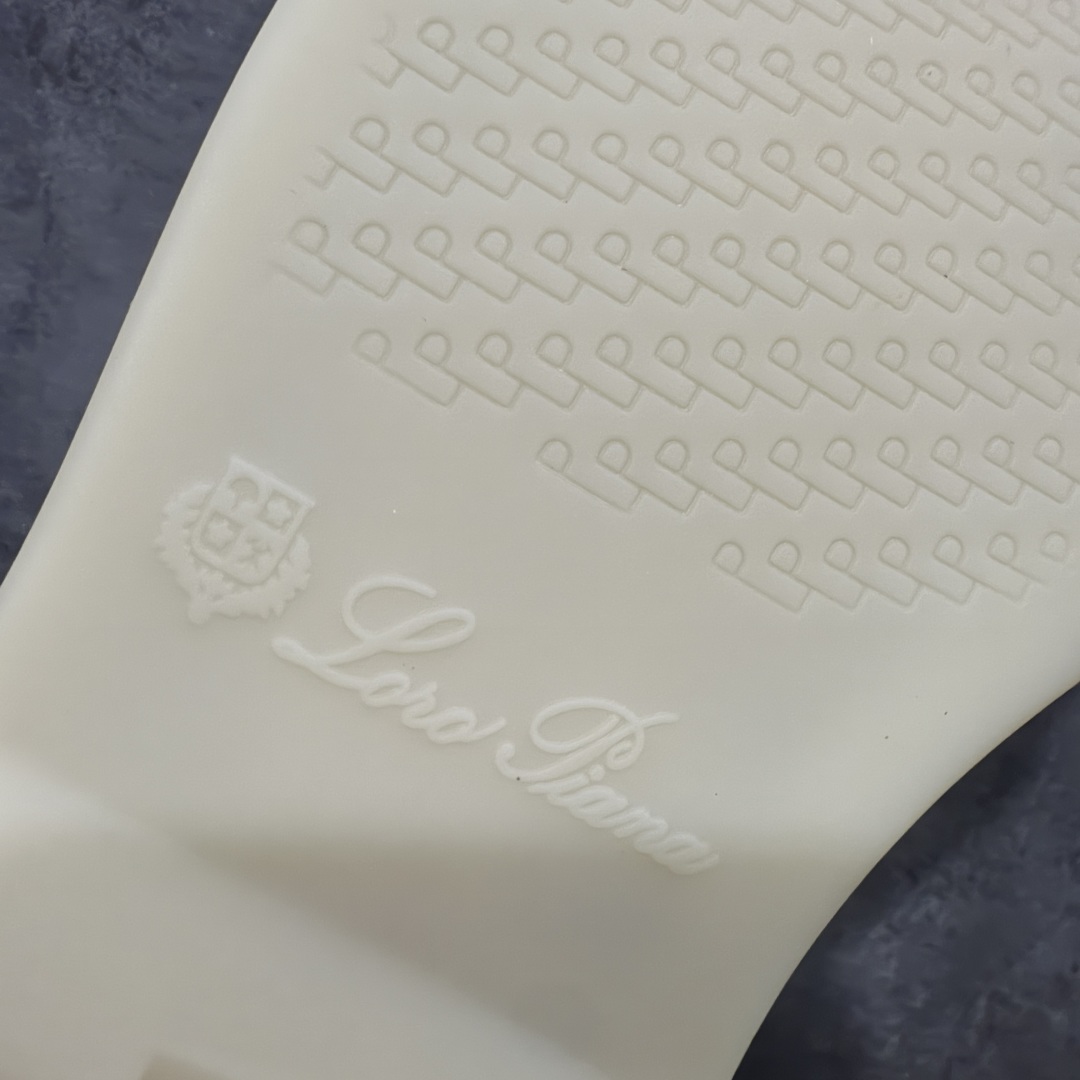  
【纯原】Loro Piana LP Walk Low 生活系列低帮复古百搭德训风休闲运动板鞋一脚蹬
