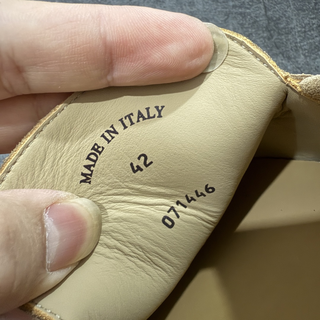 
【纯原】Loro Piana LP Walk Low 生活系列低帮复古百搭德训风休闲运动板鞋一脚蹬
