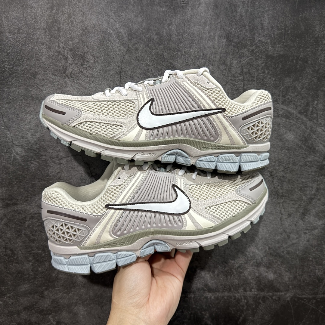  
【纯原】NK Zoom Vomero 5 
佛莫罗5代系列经典复古运动慢跑鞋 FZ3653-104
