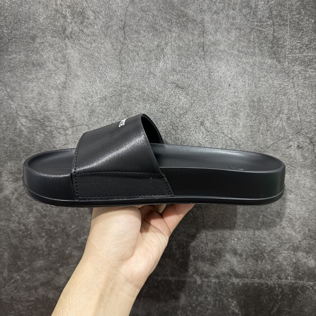 
【莞产纯原】迪桑特DESCENTE Lcing Nars 
百搭柔软 防滑一字拖鞋 
中底设计提供更