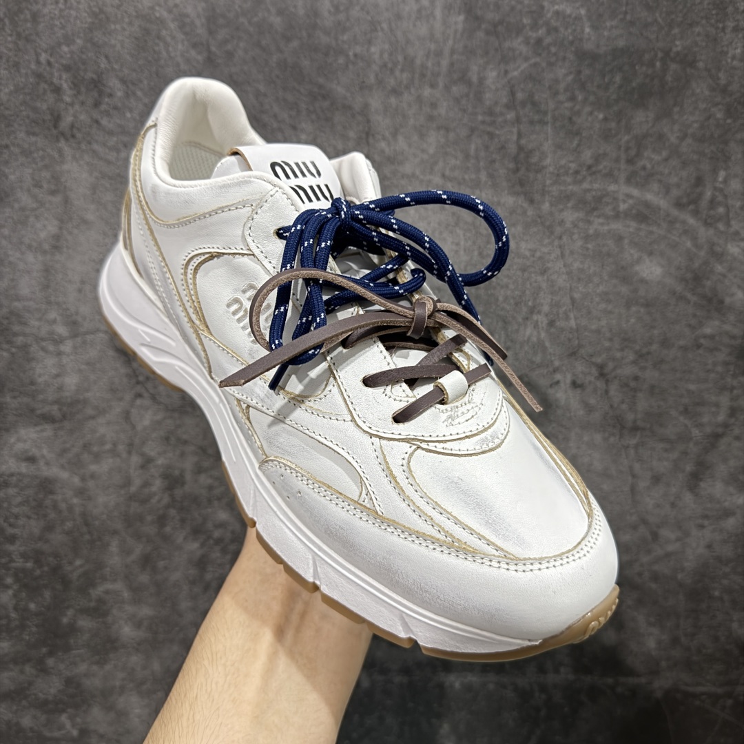  
【纯原】Miu Miu 25ss 缪缪春夏新款老爹鞋乐福鞋搭配制服，风行美国校园。学生为抗议校内着制