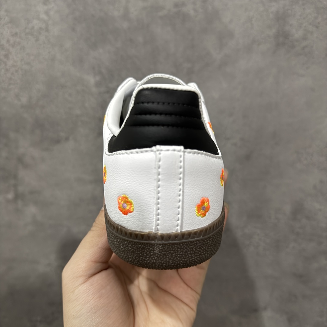  
【定制版】Adidas originals Samba OG 灰白小花
此款以简约大方的造型设计，给