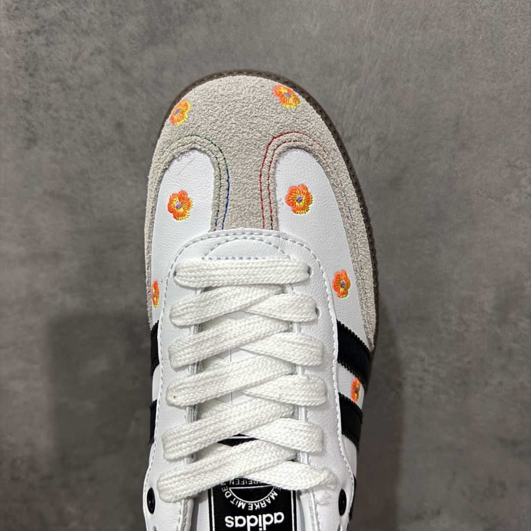  
【定制版】Adidas originals Samba OG 灰白小花
此款以简约大方的造型设计，给