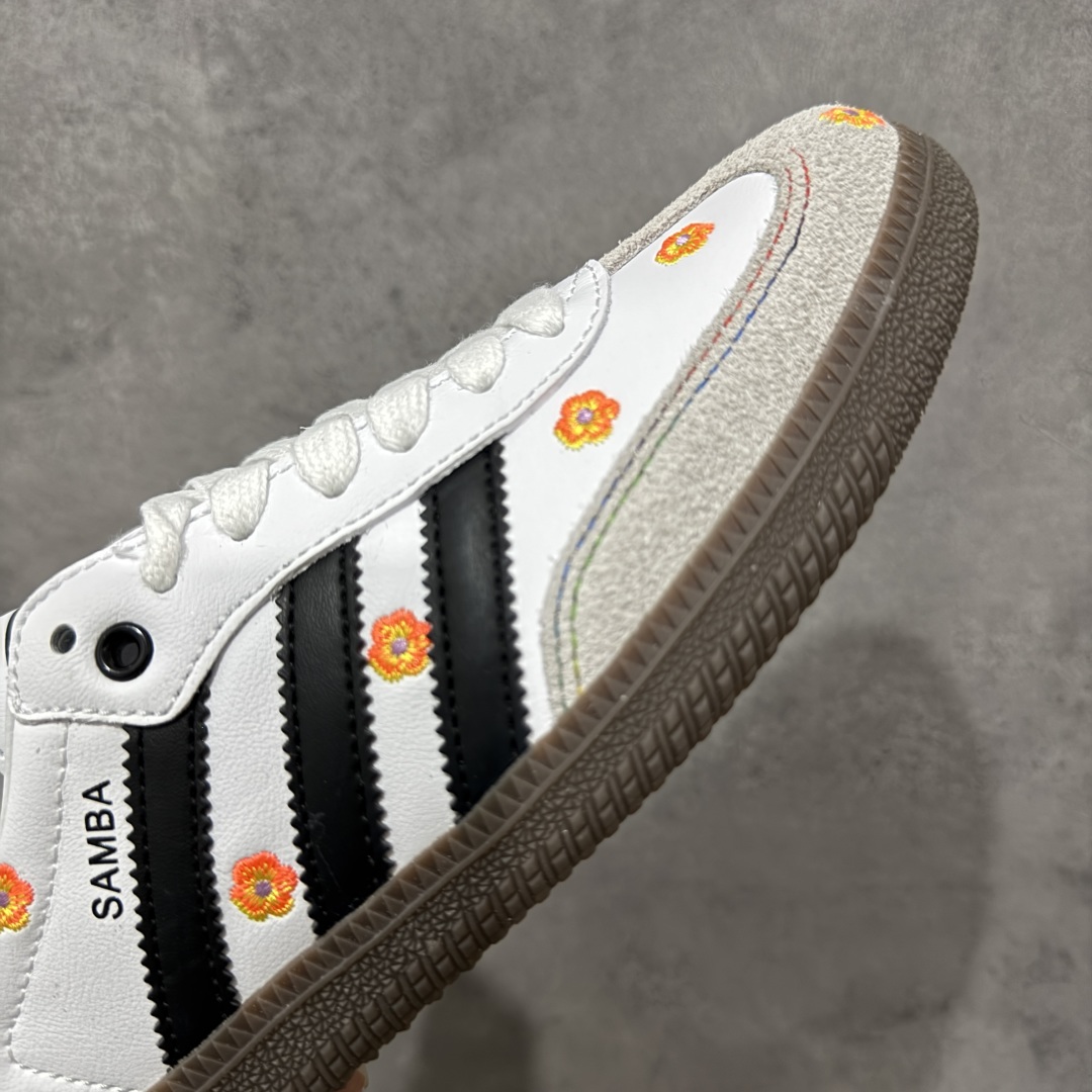  
【定制版】Adidas originals Samba OG 灰白小花
此款以简约大方的造型设计，给
