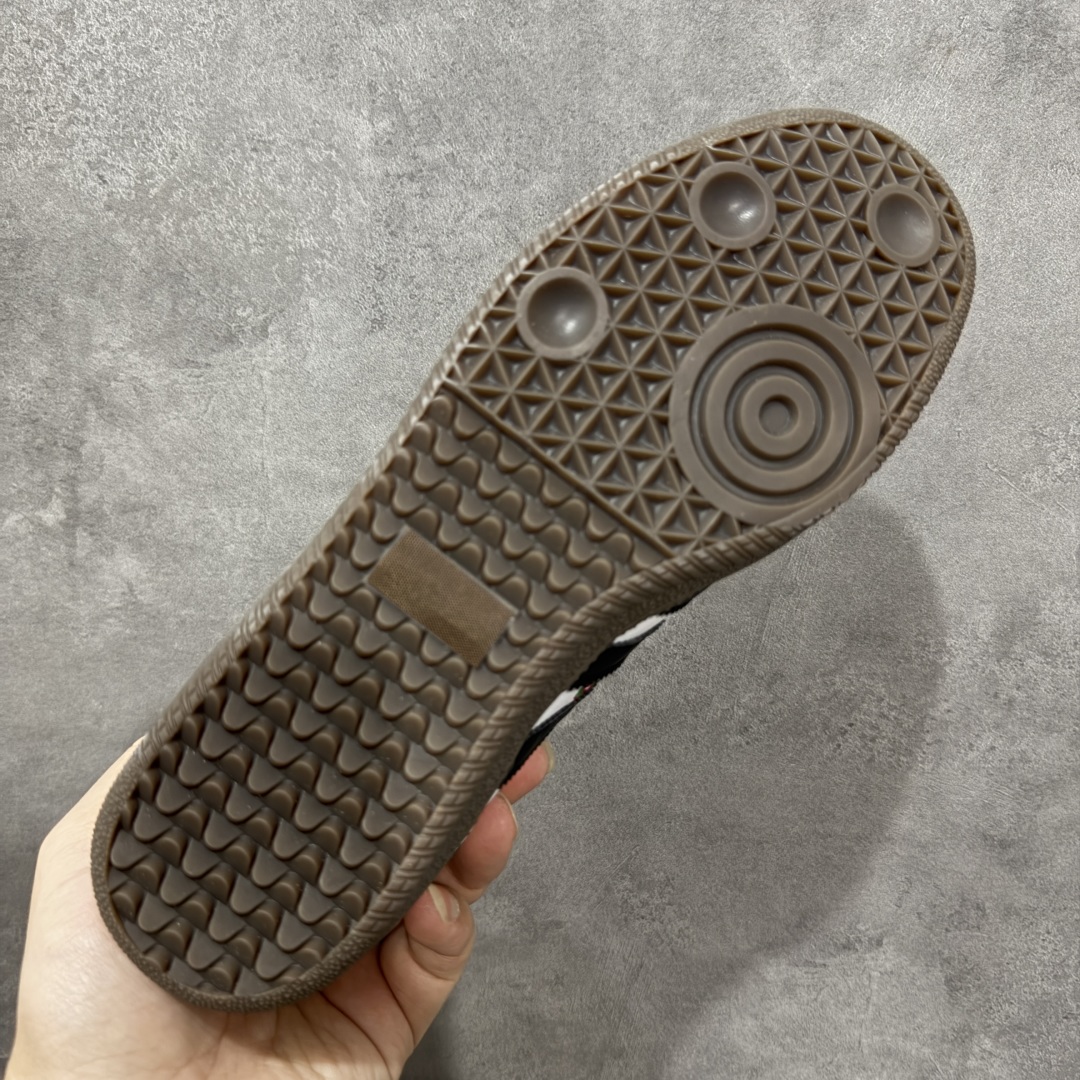  
【定制版】Adidas originals Samba OG 灰白小花
此款以简约大方的造型设计，给