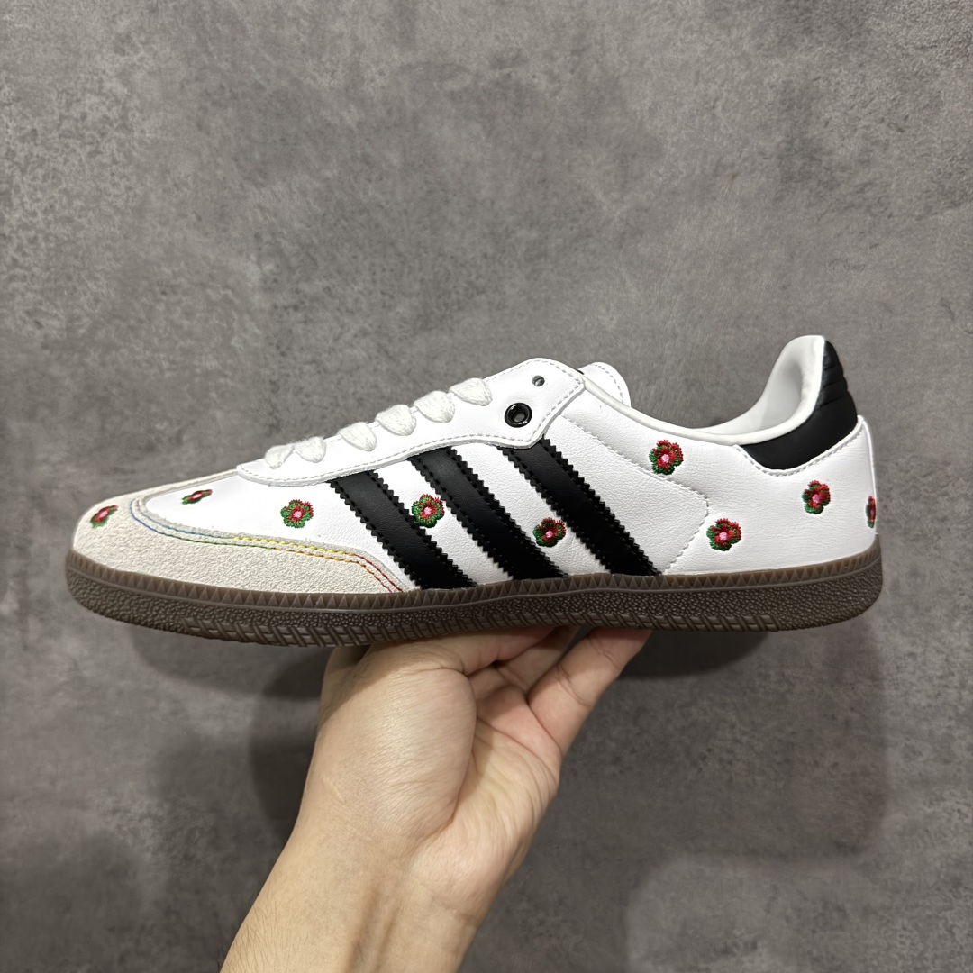  
【定制版】Adidas originals Samba OG 灰白小花
此款以简约大方的造型设计，给