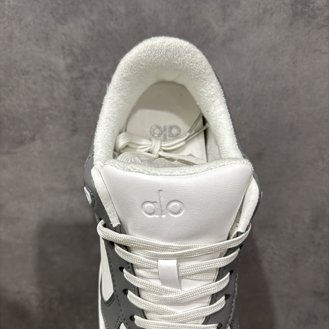 图片[8]-【顶级K版】Alo Yoga Recovery Mode 舒适简约 防滑耐磨 低帮 板鞋 男女同款 25s 春夏新款 小白鞋厚底舒适休闲款 alo比耐克更懂女生！上脚超级百搭！而且超级舒适！是厚底款但是上脚一点都不沉重！ 非常轻便！套上袜套搭配更好看！而且还是明星同款推荐～上脚增高显腿细！ 超级适合我们小个子女生～鞋子整体也是经典的拼色撞色设计搭配鞋面细腻的真皮纹路肌理感！！ 材质：牛皮内里羊里 大底：纯天然橡胶大底 尺码：36-45-选品中心