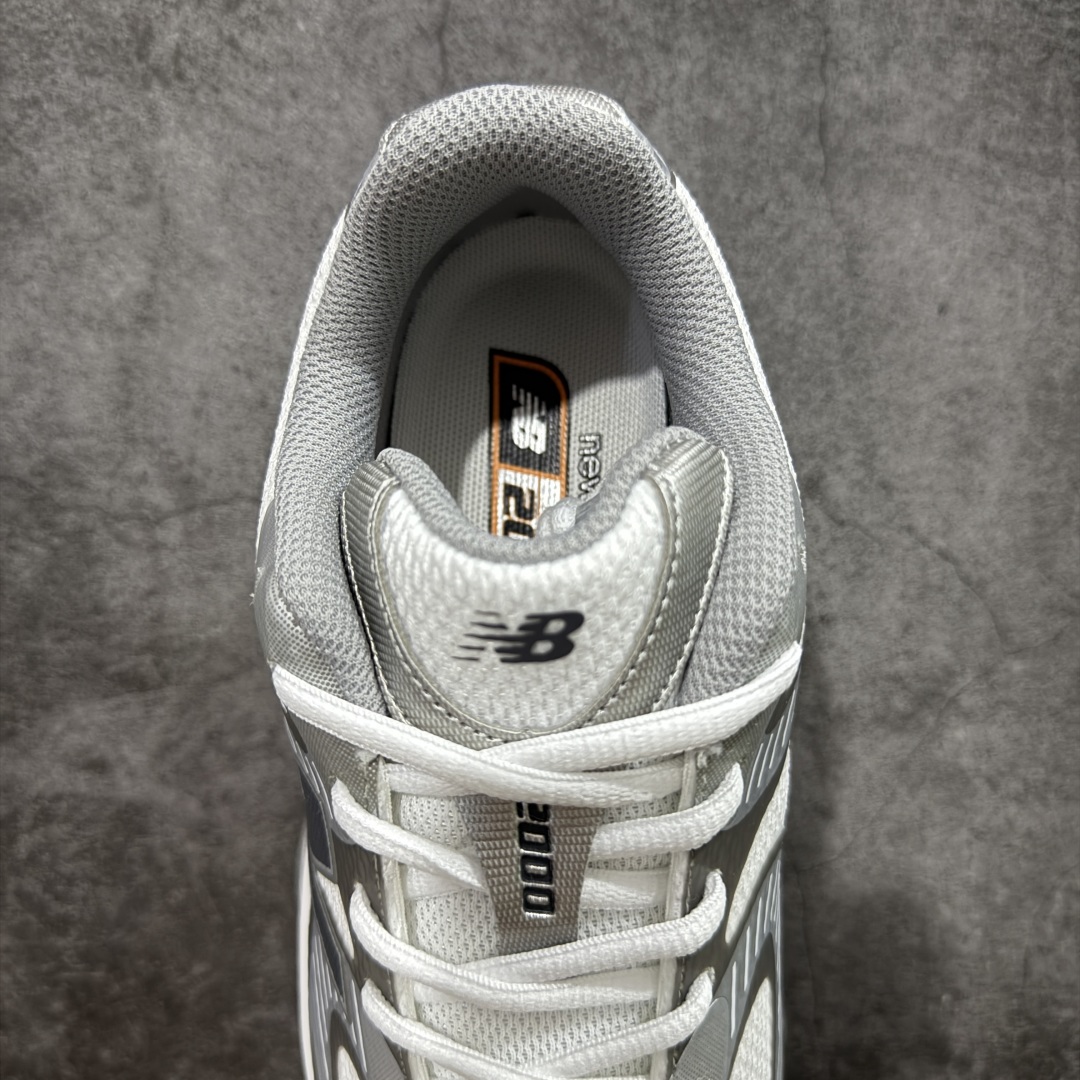 图片[8]-【纯原版】New Balance 新百伦 NB2000 网面休闲鞋 U2000AA NB官方重磅新品 一款融合复古设计与现代科技的跑鞋，以其经典的造型和舒适脚感，成为2025年复古潮流爱好的推荐单品。 极具视觉冲击力的5根ABZORB单元，以及无缝鞋面的设计，加上3M反光材质的装饰，比之前推出的9060系列更夸张，更具未来感。 货号：U2000AA 尺码：36-46.5-选品中心