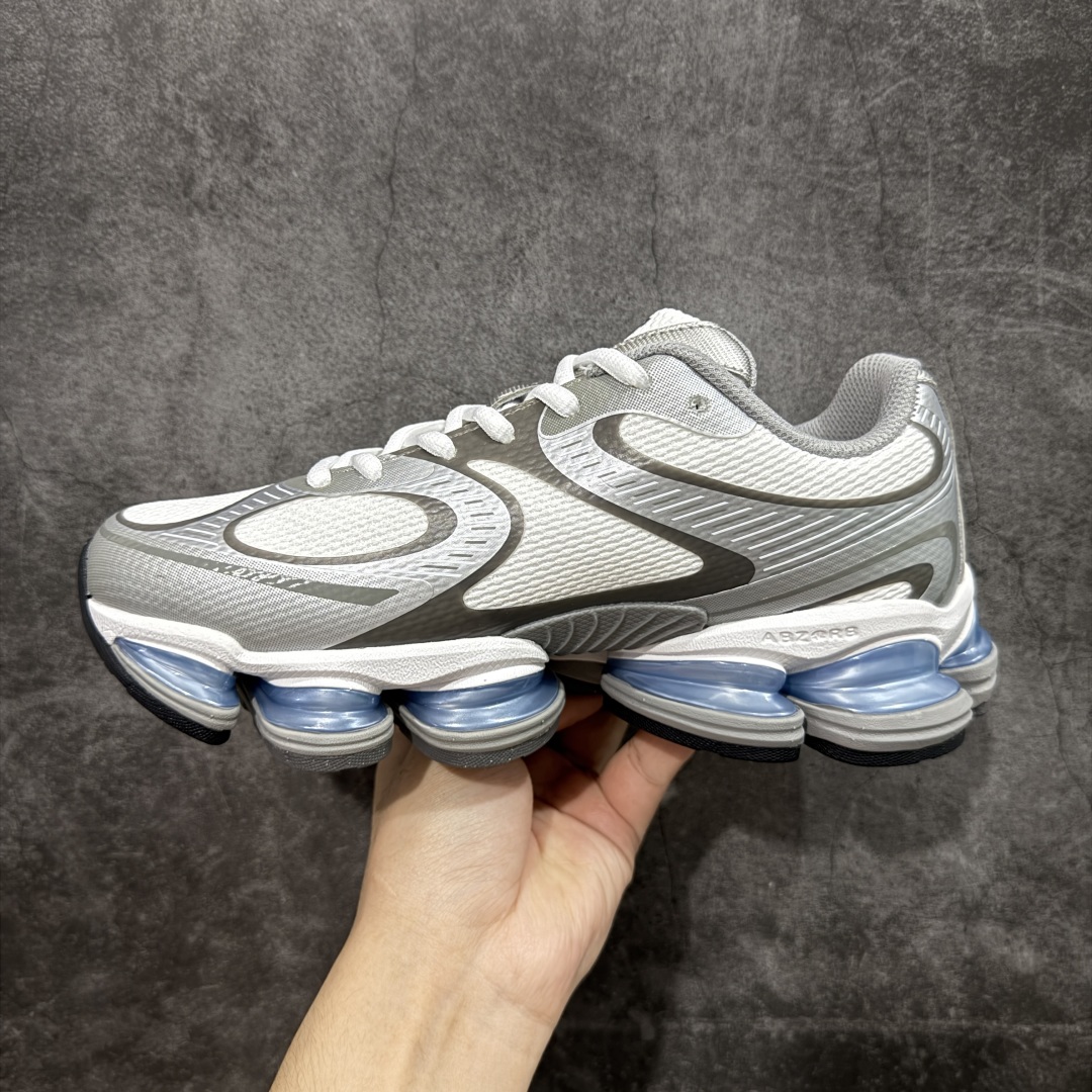 图片[2]-【纯原版】New Balance 新百伦 NB2000 网面休闲鞋 U2000AA NB官方重磅新品 一款融合复古设计与现代科技的跑鞋，以其经典的造型和舒适脚感，成为2025年复古潮流爱好的推荐单品。 极具视觉冲击力的5根ABZORB单元，以及无缝鞋面的设计，加上3M反光材质的装饰，比之前推出的9060系列更夸张，更具未来感。 货号：U2000AA 尺码：36-46.5-选品中心