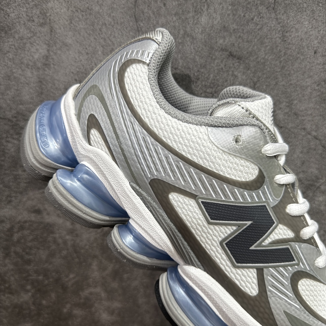 图片[7]-【纯原版】New Balance 新百伦 NB2000 网面休闲鞋 U2000AA NB官方重磅新品 一款融合复古设计与现代科技的跑鞋，以其经典的造型和舒适脚感，成为2025年复古潮流爱好的推荐单品。 极具视觉冲击力的5根ABZORB单元，以及无缝鞋面的设计，加上3M反光材质的装饰，比之前推出的9060系列更夸张，更具未来感。 货号：U2000AA 尺码：36-46.5-选品中心