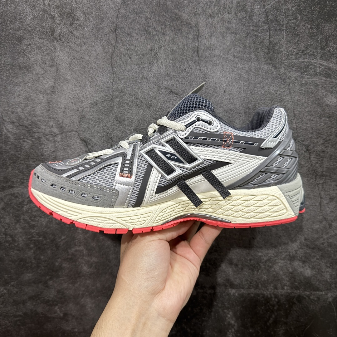图片[2]-【GS纯原】新百伦 New Balance M1906系列 复古运动鞋单品宝藏老爹鞋 U1906AC 高端品质 正确六层组合底 市场唯一防伪蓝光跳码鞋标💪🏻 作为NB最经典的档案鞋型之一，与2002一样，1906有着NB最成熟的技术加持和复古款式，而本次推出的版本参照2002r的定位，相信会在性价两端做出权衡。单从造型上来看，依旧是vibe风格，味道很正，细节也很酷，这双1906r无疑必能打入复古跑鞋爱好者的年度鞋款名录。 尺码：36-45半-选品中心
