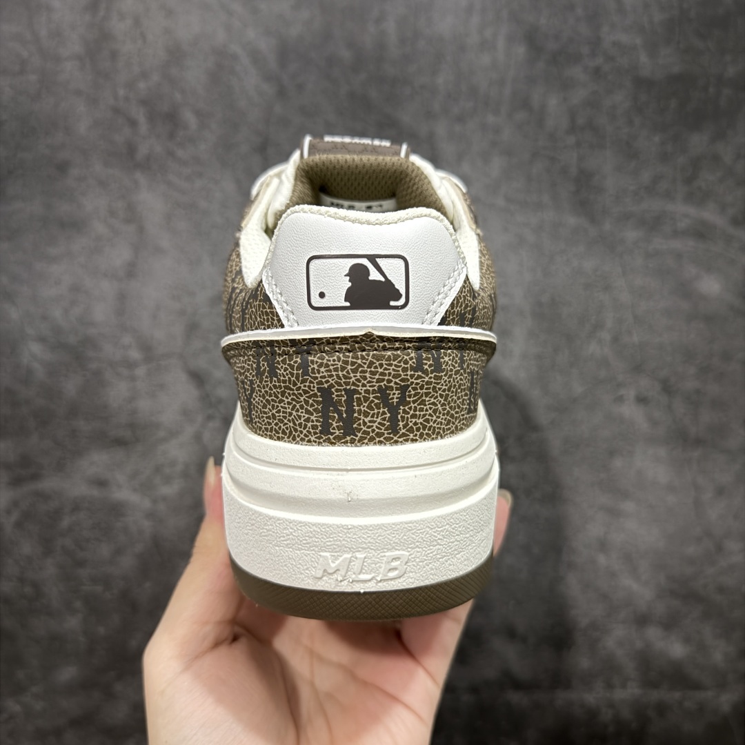 图片[4]-【纯原版】韩国洋基队NY大标潮流老爹鞋 MLB小白鞋市面上唯一顶级纯原版本 原材料打造 原楦原档案数据开发版型 完美鞋头弧度/后套收口效果🆚市面文案版本‼️ 原厂立体填充鞋舌海绵 中底注胶孔原数据开发模具大底 原厂转印标 保证不掉字 内增高6cm 原厂1：1模具开发 原厂进口纳米材质 原厂 全套手提袋 原盒雷射防伪标包装 天猫订单品质 官网尺码35 36 36.5 37.5 38 38.5 39 40 40.5 41 42 42.5 43 44 44.5 45-选品中心