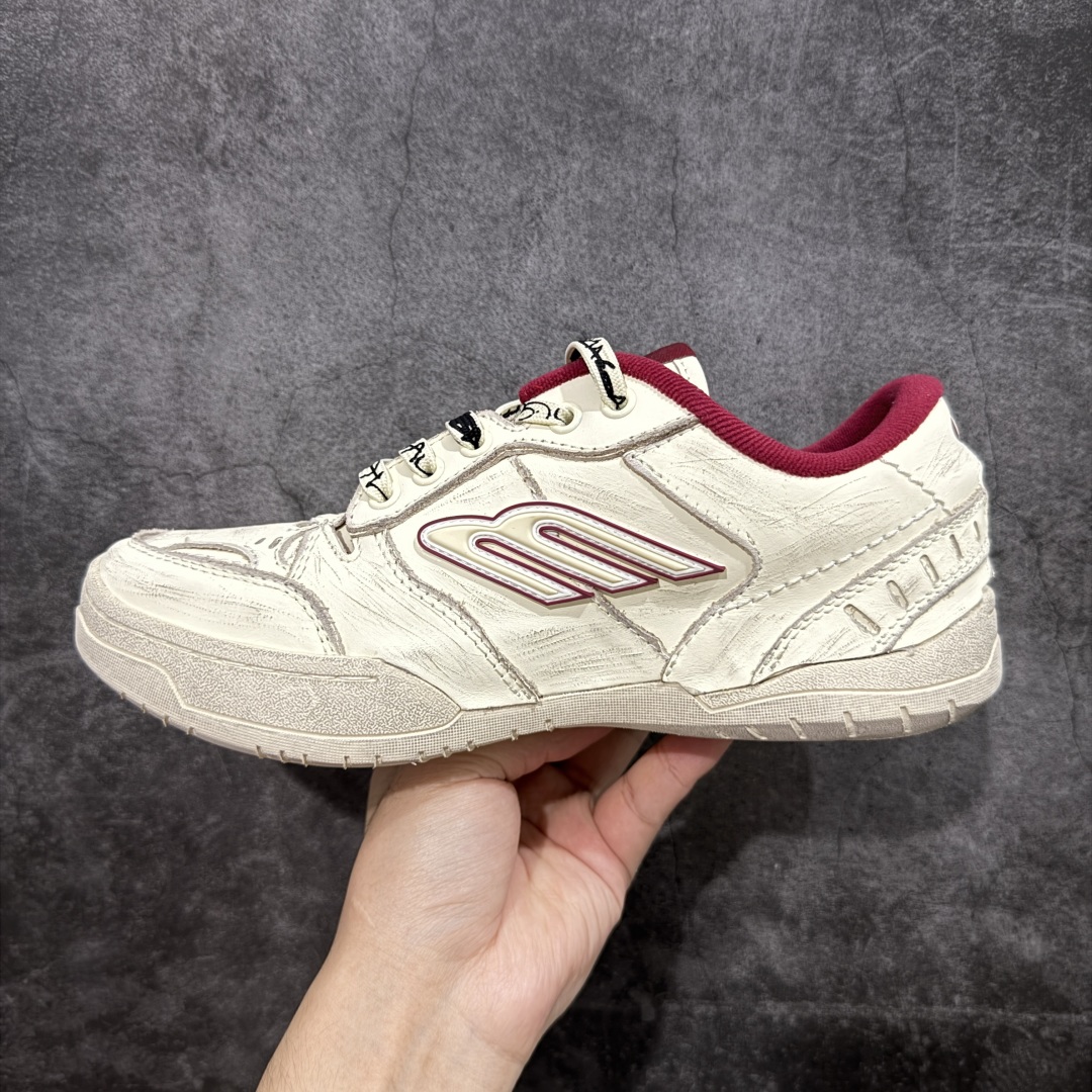 图片[2]-【莞顶礼盒版】Balenciag 巴黎世家18代 最新Hamptons系列 情侣款 破损 做旧 休闲 运动鞋 莞产出品 非工厂出货 品质细节比工厂版本都要好很多 自行对比 原版购入开发做货 配送专柜精美包装手提袋🛍📦 ▪️面料： 原版定制进口头层牛皮 ▪️内里：进口透气毛巾绒里 ▪️鞋底：原版开模防滑橡胶材质 ▪️底厚：3CM ▪️尺码： 女款35-41 / 男款39-45-选品中心