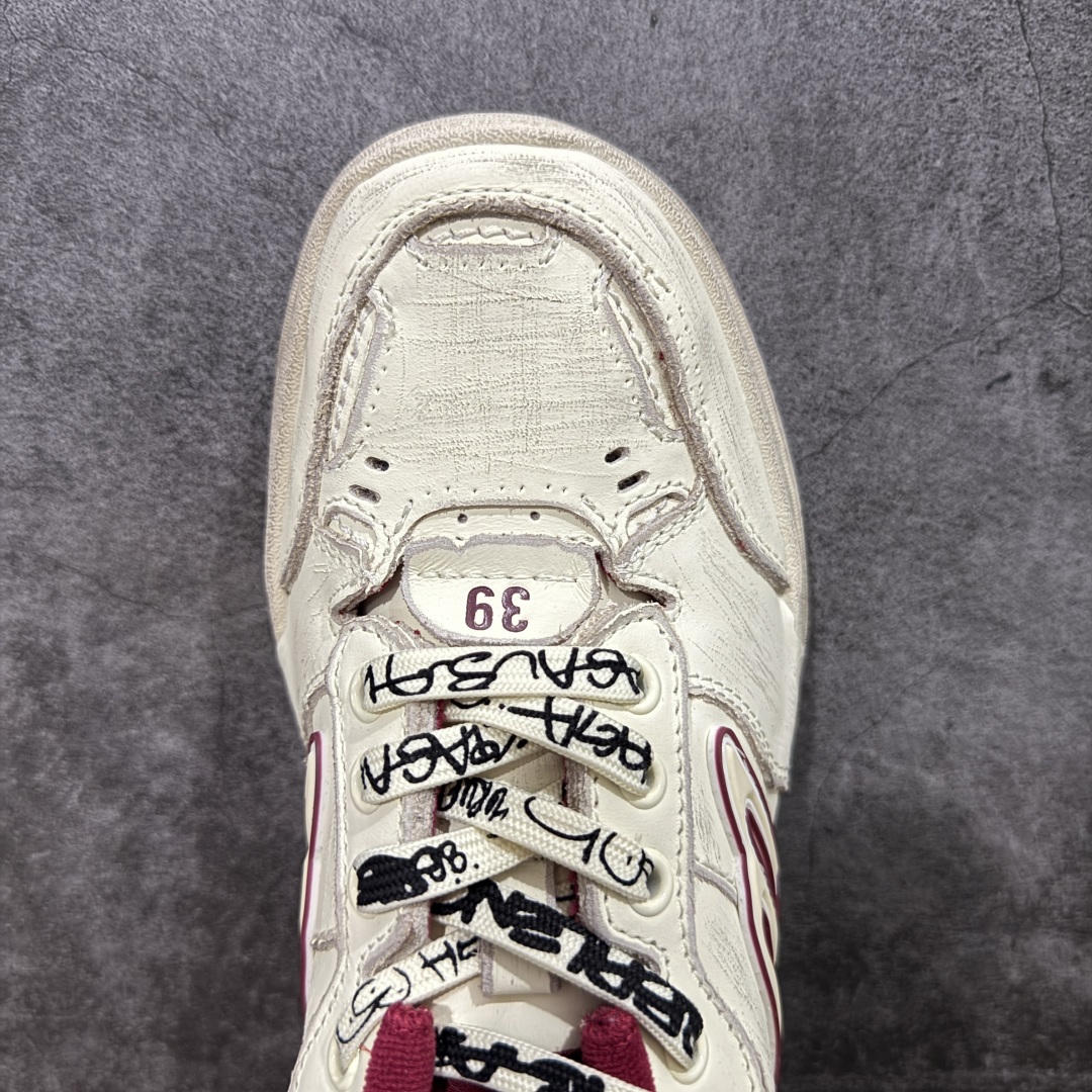 图片[5]-【莞顶礼盒版】Balenciag 巴黎世家18代 最新Hamptons系列 情侣款 破损 做旧 休闲 运动鞋 莞产出品 非工厂出货 品质细节比工厂版本都要好很多 自行对比 原版购入开发做货 配送专柜精美包装手提袋🛍📦 ▪️面料： 原版定制进口头层牛皮 ▪️内里：进口透气毛巾绒里 ▪️鞋底：原版开模防滑橡胶材质 ▪️底厚：3CM ▪️尺码： 女款35-41 / 男款39-45-选品中心