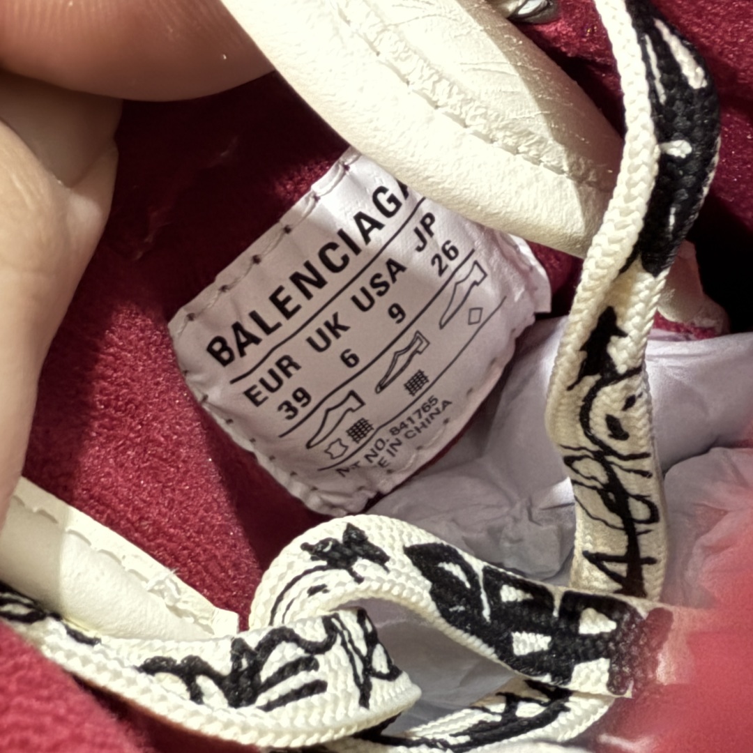 图片[7]-【莞顶礼盒版】Balenciag 巴黎世家18代 最新Hamptons系列 情侣款 破损 做旧 休闲 运动鞋 莞产出品 非工厂出货 品质细节比工厂版本都要好很多 自行对比 原版购入开发做货 配送专柜精美包装手提袋🛍📦 ▪️面料： 原版定制进口头层牛皮 ▪️内里：进口透气毛巾绒里 ▪️鞋底：原版开模防滑橡胶材质 ▪️底厚：3CM ▪️尺码： 女款35-41 / 男款39-45-选品中心