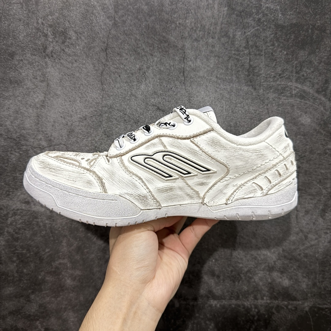 图片[2]-【莞顶礼盒版】Balenciag 巴黎世家18代 最新Hamptons系列 情侣款 破损 做旧 休闲 运动鞋 莞产出品 非工厂出货 品质细节比工厂版本都要好很多 自行对比 原版购入开发做货 配送专柜精美包装手提袋🛍📦 ▪️面料： 原版定制进口头层牛皮 ▪️内里：进口透气毛巾绒里 ▪️鞋底：原版开模防滑橡胶材质 ▪️底厚：3CM ▪️尺码： 女款35-41 / 男款39-45-选品中心