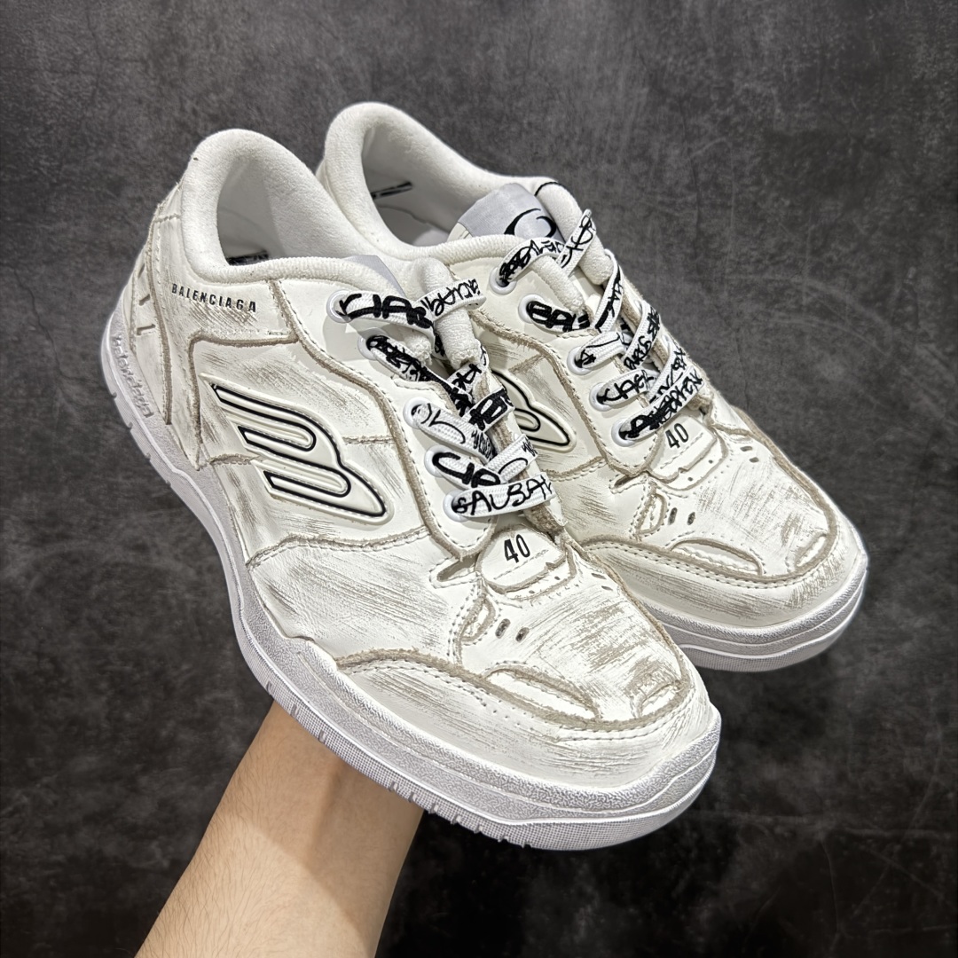 【莞顶礼盒版】Balenciag 巴黎世家18代 最新Hamptons系列 情侣款 破损 做旧 休闲 运动鞋 莞产出品 非工厂出货 品质细节比工厂版本都要好很多 自行对比 原版购入开发做货 配送专柜精美包装手提袋🛍📦 ▪️面料: 原版定制进口头层牛皮 ▪️内里:进口透气毛巾绒里 ▪️鞋底:原版开模防滑橡胶材质 ▪️底厚:3CM ▪️尺码: 女款35-41 / 男款39-45-选品中心