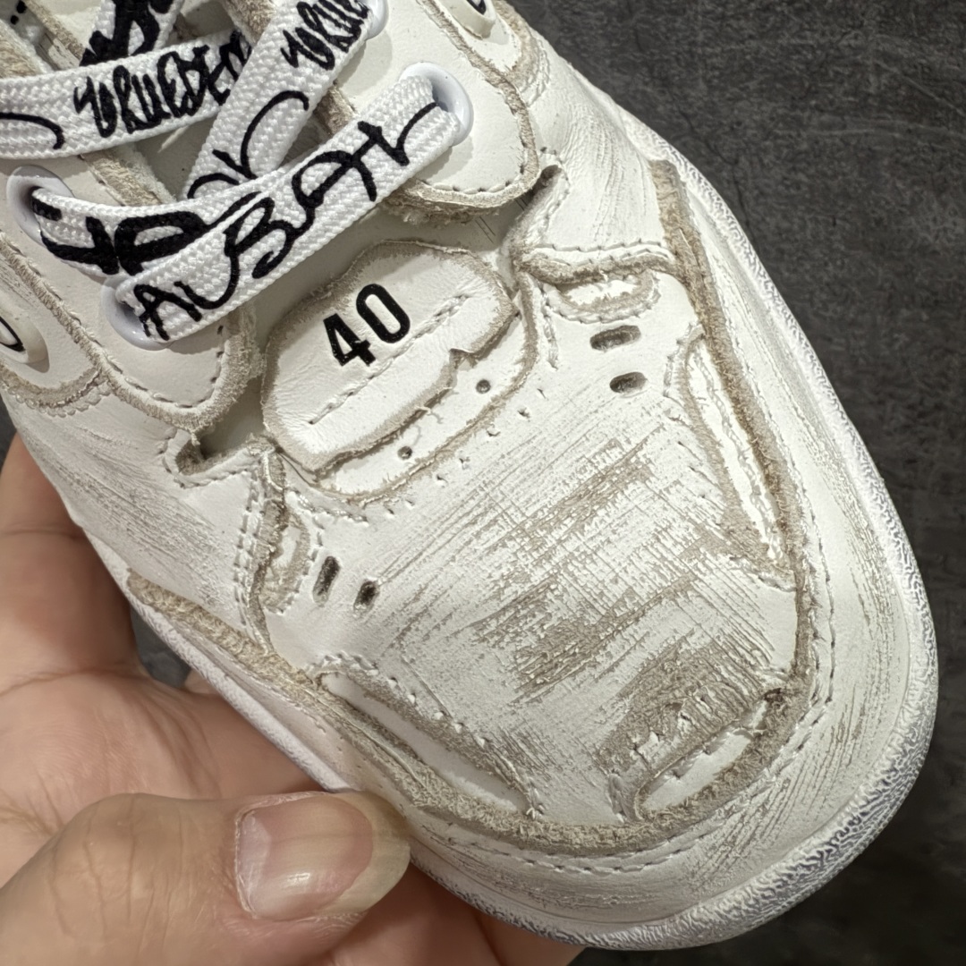 图片[5]-【莞顶礼盒版】Balenciag 巴黎世家18代 最新Hamptons系列 情侣款 破损 做旧 休闲 运动鞋 莞产出品 非工厂出货 品质细节比工厂版本都要好很多 自行对比 原版购入开发做货 配送专柜精美包装手提袋🛍📦 ▪️面料： 原版定制进口头层牛皮 ▪️内里：进口透气毛巾绒里 ▪️鞋底：原版开模防滑橡胶材质 ▪️底厚：3CM ▪️尺码： 女款35-41 / 男款39-45-选品中心