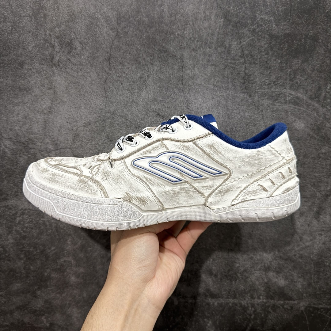 图片[2]-【莞顶礼盒版】Balenciag 巴黎世家18代 最新Hamptons系列 情侣款 破损 做旧 休闲 运动鞋 莞产出品 非工厂出货 品质细节比工厂版本都要好很多 自行对比 原版购入开发做货 配送专柜精美包装手提袋🛍📦 ▪️面料： 原版定制进口头层牛皮 ▪️内里：进口透气毛巾绒里 ▪️鞋底：原版开模防滑橡胶材质 ▪️底厚：3CM ▪️尺码： 女款35-41 / 男款39-45-选品中心